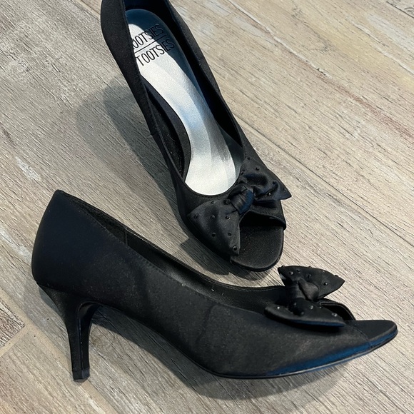 Mootsies Tootsies Black Bow Heels - Picture 1 of 3